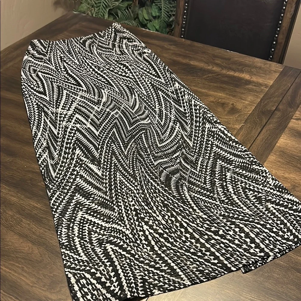 Bobeau Black & White Partially Lined Maxi Skirt - Picture 5 of 10